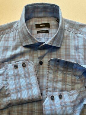 Hugo Boss - all cotton checkered button up shirt Size 39 (15.5”neck)